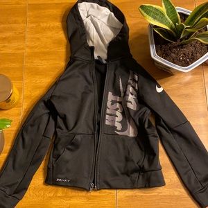 Nike kids zip up sweater!!! Size 7/L🌺
